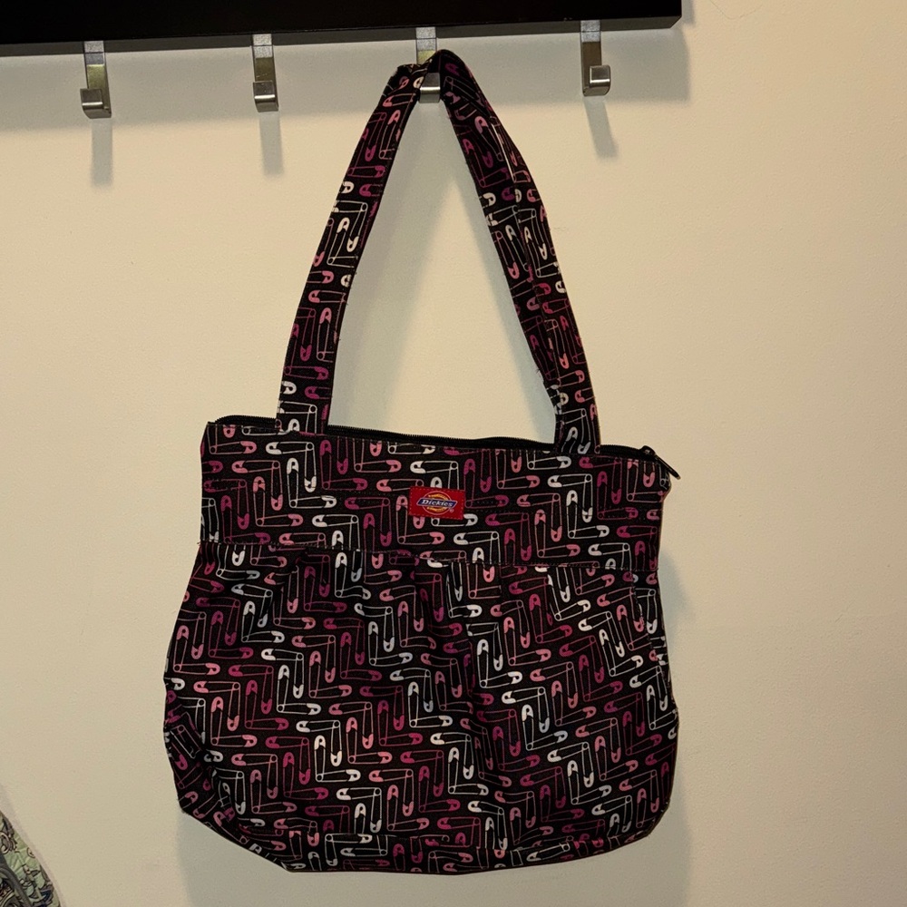 DICKIES PURSE/TOTE BAG - SAFETY PIN PRINT - PINK AND BLACK
